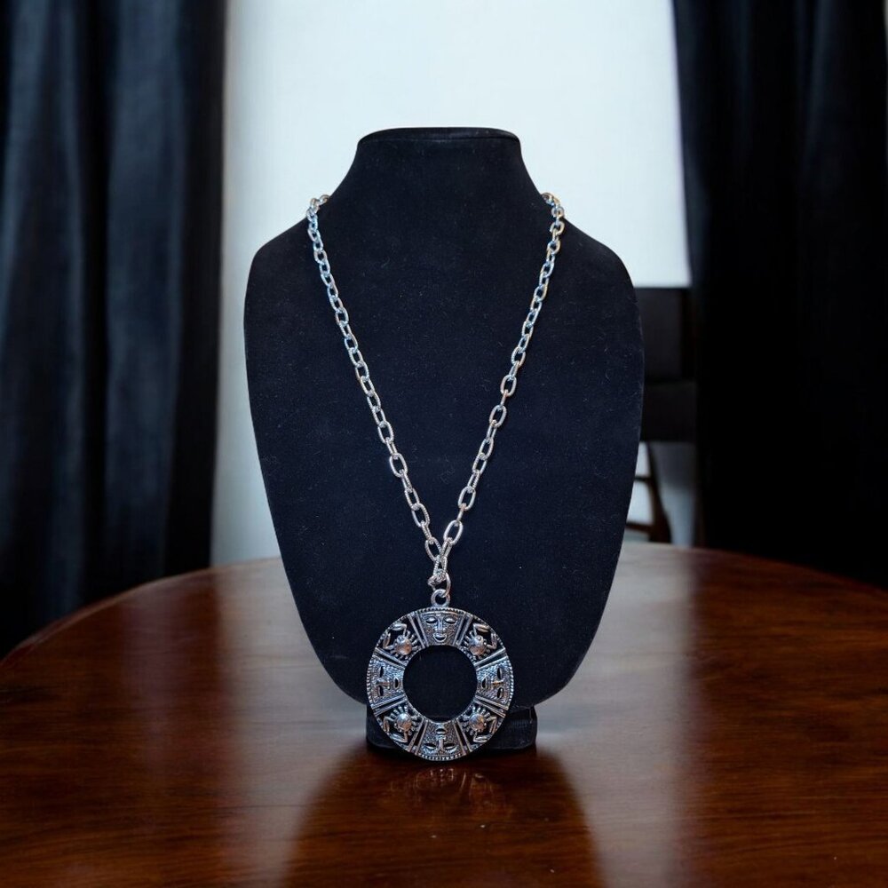Sarah Coventry Zodiac Silver Tone Tribal Face‎ Crab Pendant Necklace Vintage